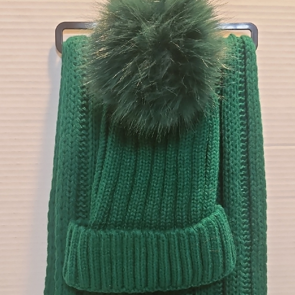 Green Knit Winter Accessory Set - Picture 2 of 5